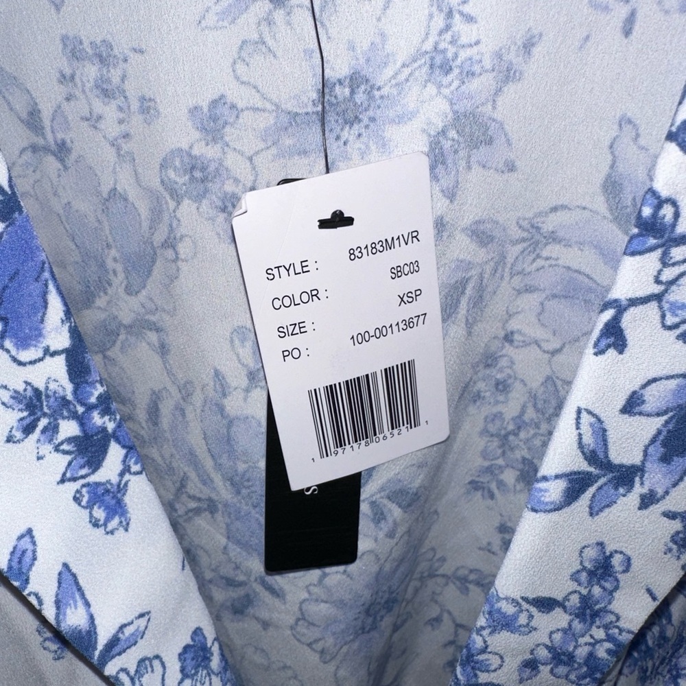 NWT Stitch Fix Violets & Roses Blouse - Picture 5 of 6